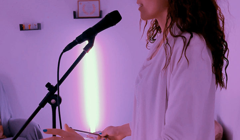 Lucie Luminessence chanteuse thérapeutique