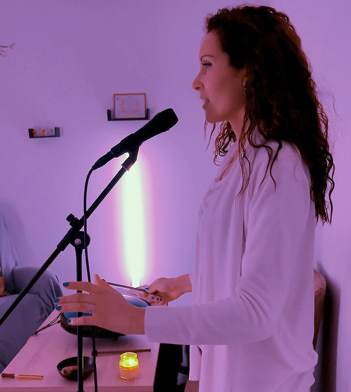 Lucie Luminessence chanteuse thérapeutique